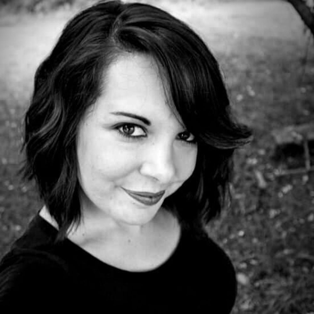 Meet your Posher, Cassondra